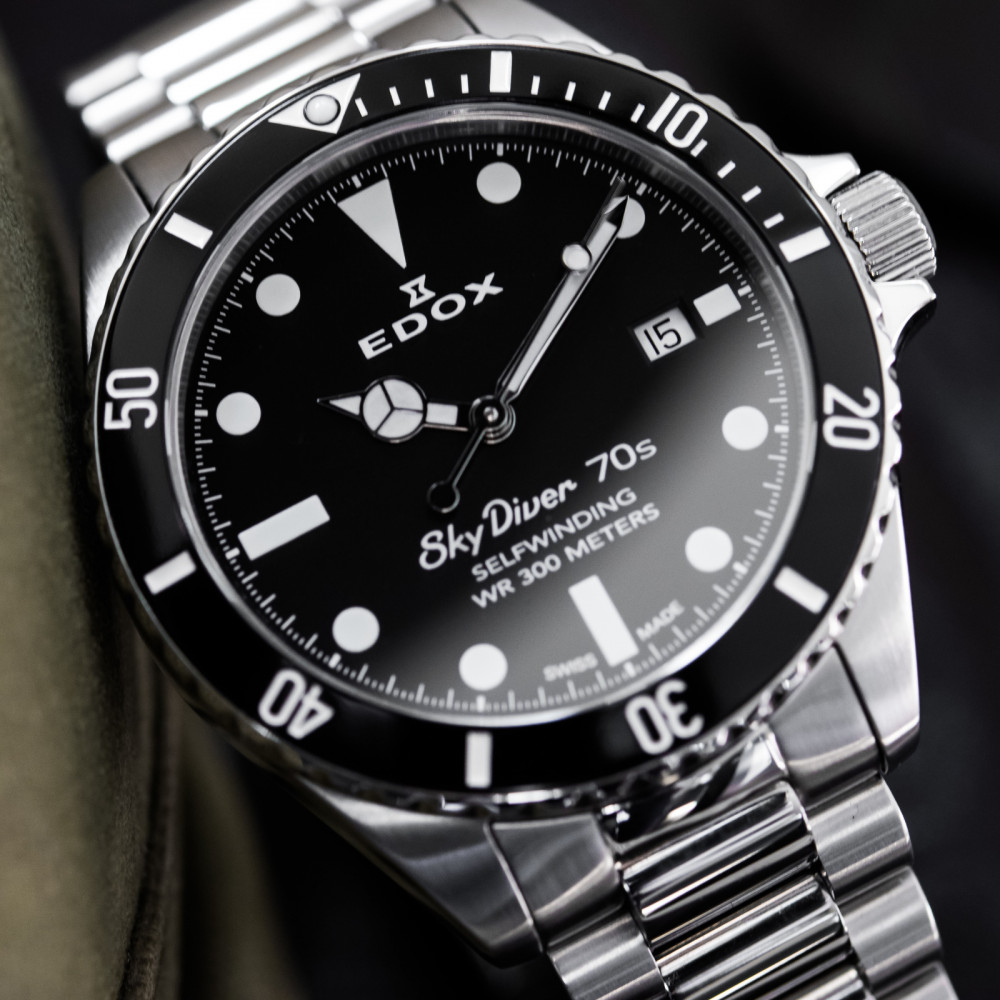 Edox Skydiver 70s Date Automatic Luxois
