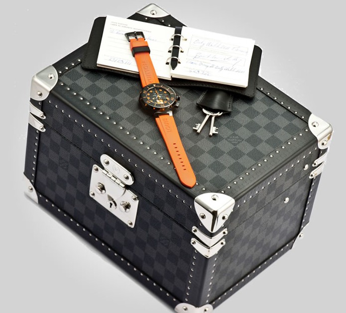 Sold at Auction: Louis Vuitton Tambour GMT Reveil Q1151